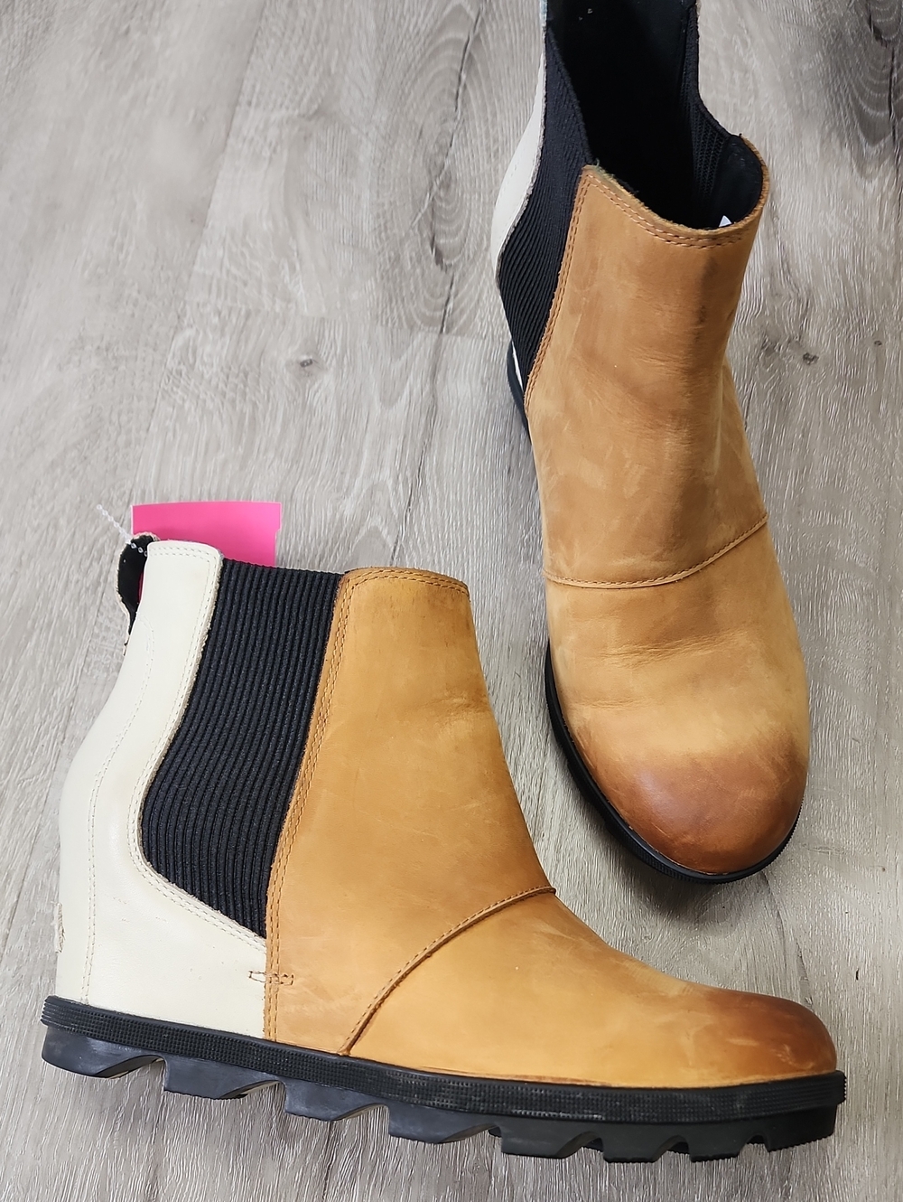 Sorel Two-Tone Tan and Cream Leather Heeled Chelsea Boots Wedge